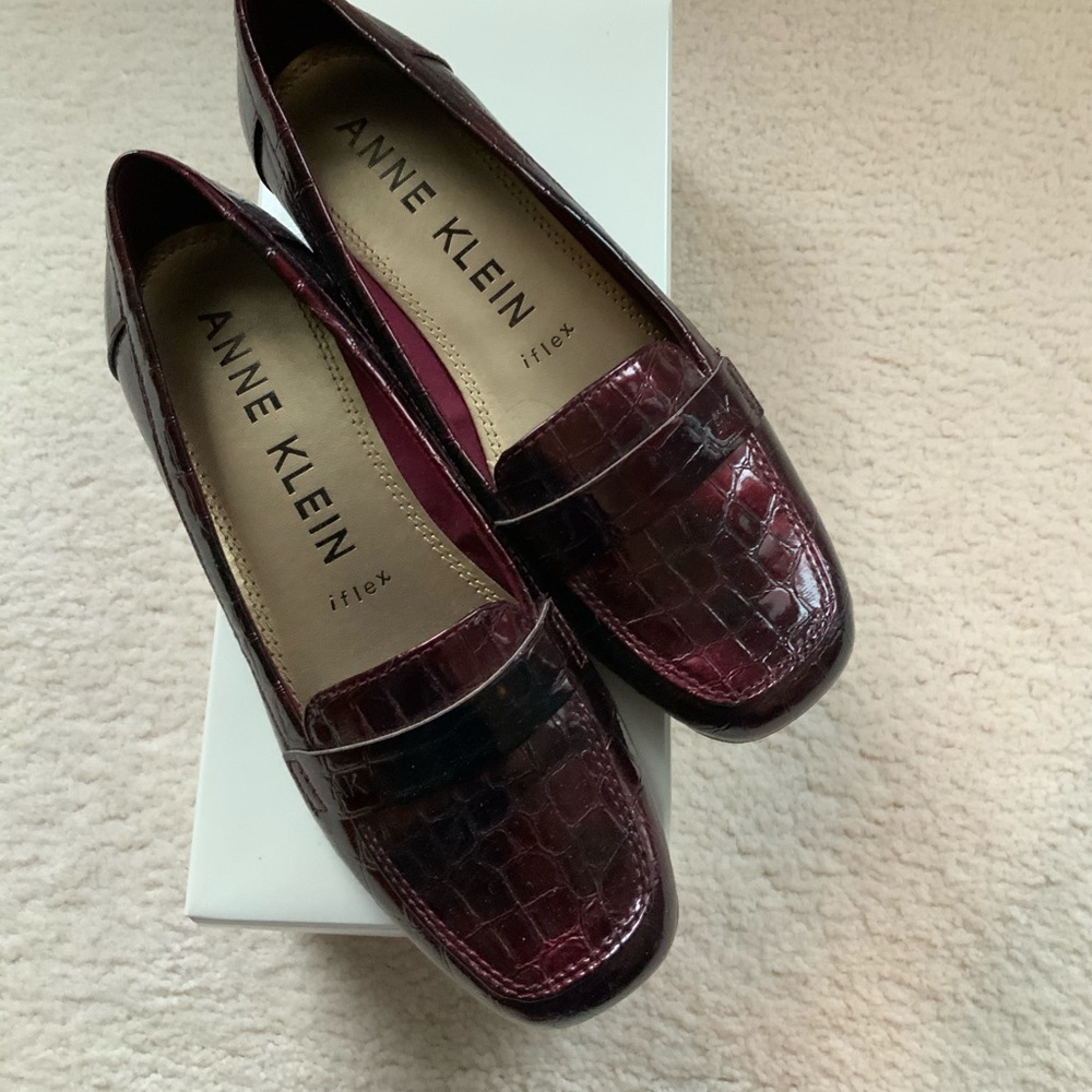 ANNE KLEIN IFLEX BURGUNDY KAMEDEN LOAFERS SHOES
